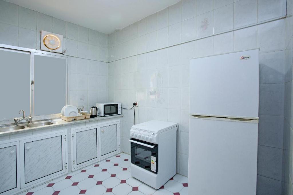 Nuzha Hotel Apartments Muscat Exterior photo
